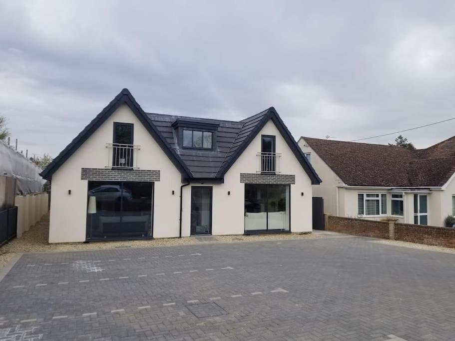Rosey Lodge -1Bedroom Cousy Flat - Parking, Netflix, Wifi - Close To Blenheim Palace & Oxford - F5 Кидлингтон Экстерьер фото