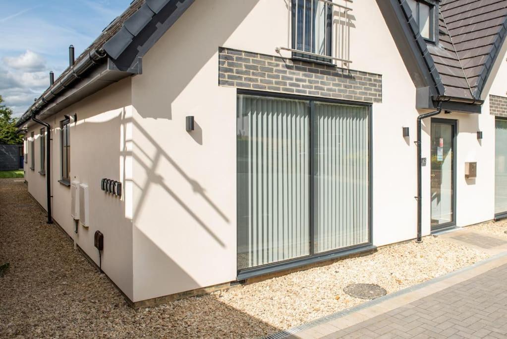 Rosey Lodge -1Bedroom Cousy Flat - Parking, Netflix, Wifi - Close To Blenheim Palace & Oxford - F5 Кидлингтон Экстерьер фото