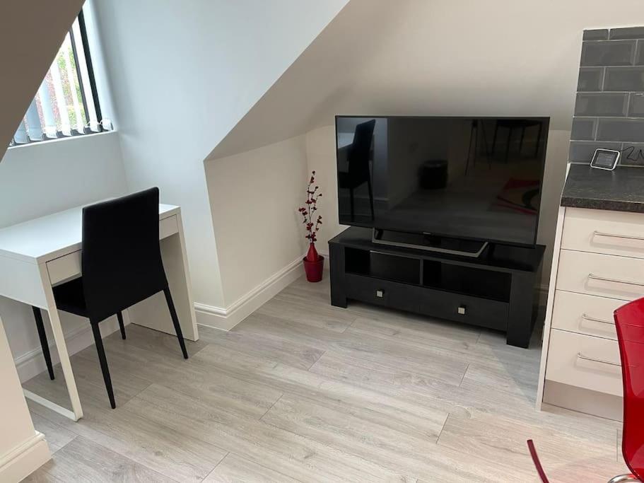 Rosey Lodge -1Bedroom Cousy Flat - Parking, Netflix, Wifi - Close To Blenheim Palace & Oxford - F5 Кидлингтон Экстерьер фото