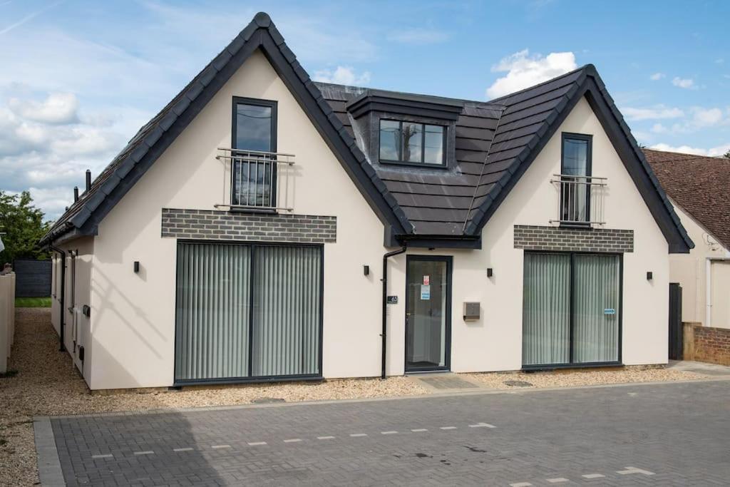 Rosey Lodge -1Bedroom Cousy Flat - Parking, Netflix, Wifi - Close To Blenheim Palace & Oxford - F5 Кидлингтон Экстерьер фото