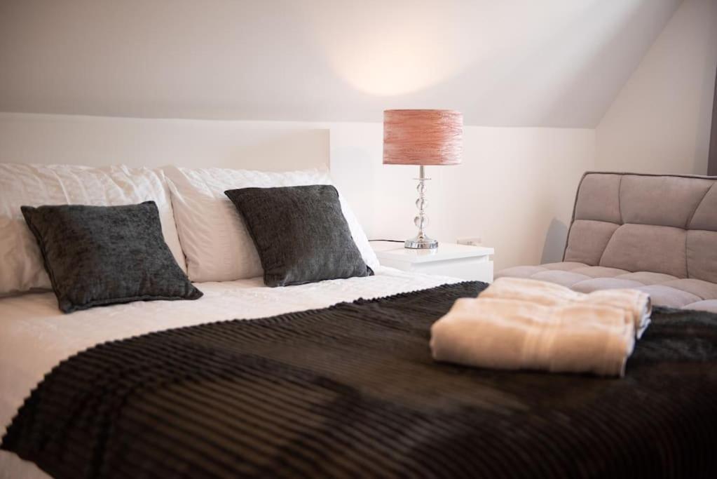 Rosey Lodge -1Bedroom Cousy Flat - Parking, Netflix, Wifi - Close To Blenheim Palace & Oxford - F5 Кидлингтон Экстерьер фото