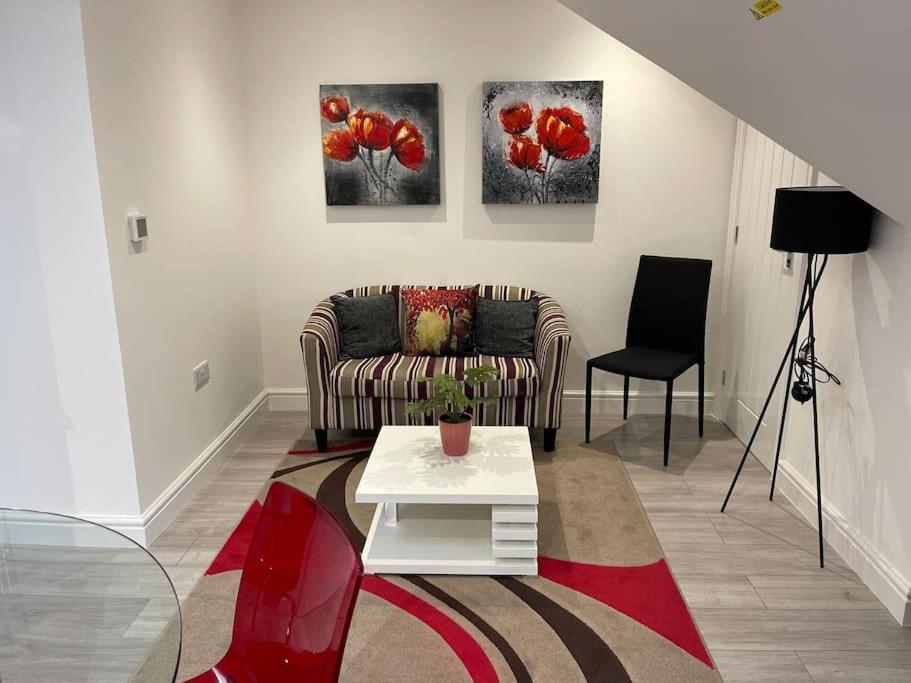 Rosey Lodge -1Bedroom Cousy Flat - Parking, Netflix, Wifi - Close To Blenheim Palace & Oxford - F5 Кидлингтон Экстерьер фото